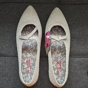 Skechers Women's Cream Flats